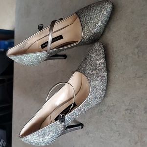Dana Buchman shiny heels 6.5
